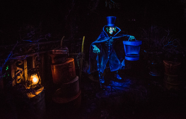 hatbox-ghost-disneyland-haunted-mansion-620x397