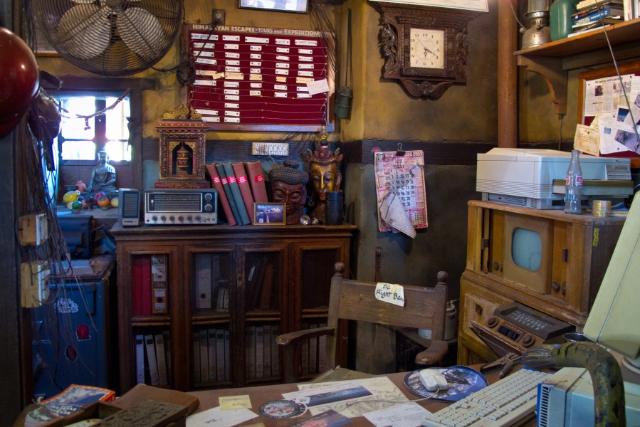 Expedition_Everest_queue_01