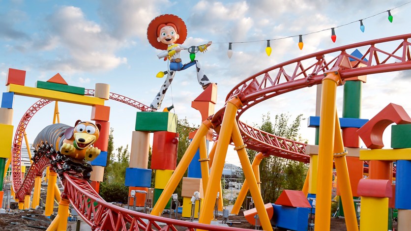 Toy-Story-Land-Slinky-Dog-Dash