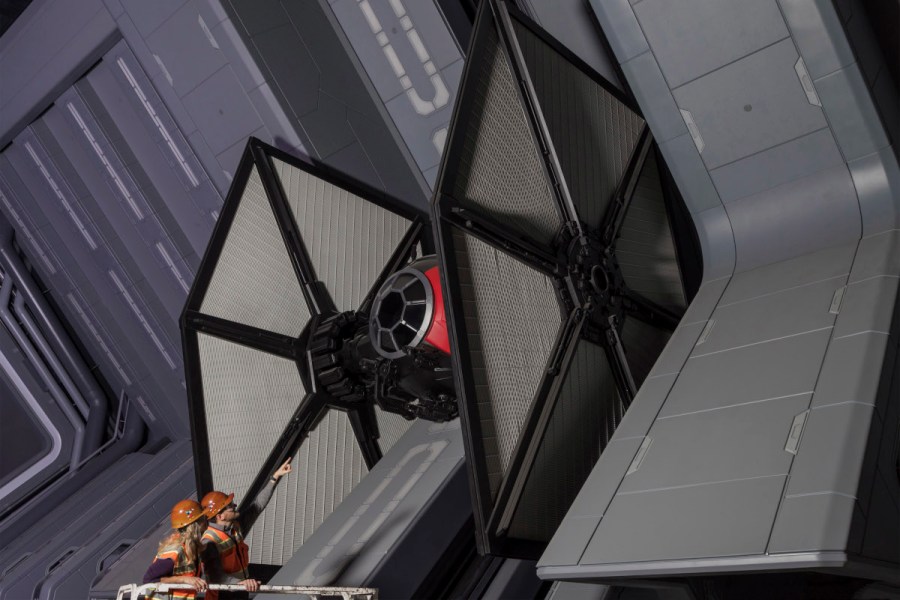 Star Wars: GalaxyÕs Edge Ð Tie Fighter